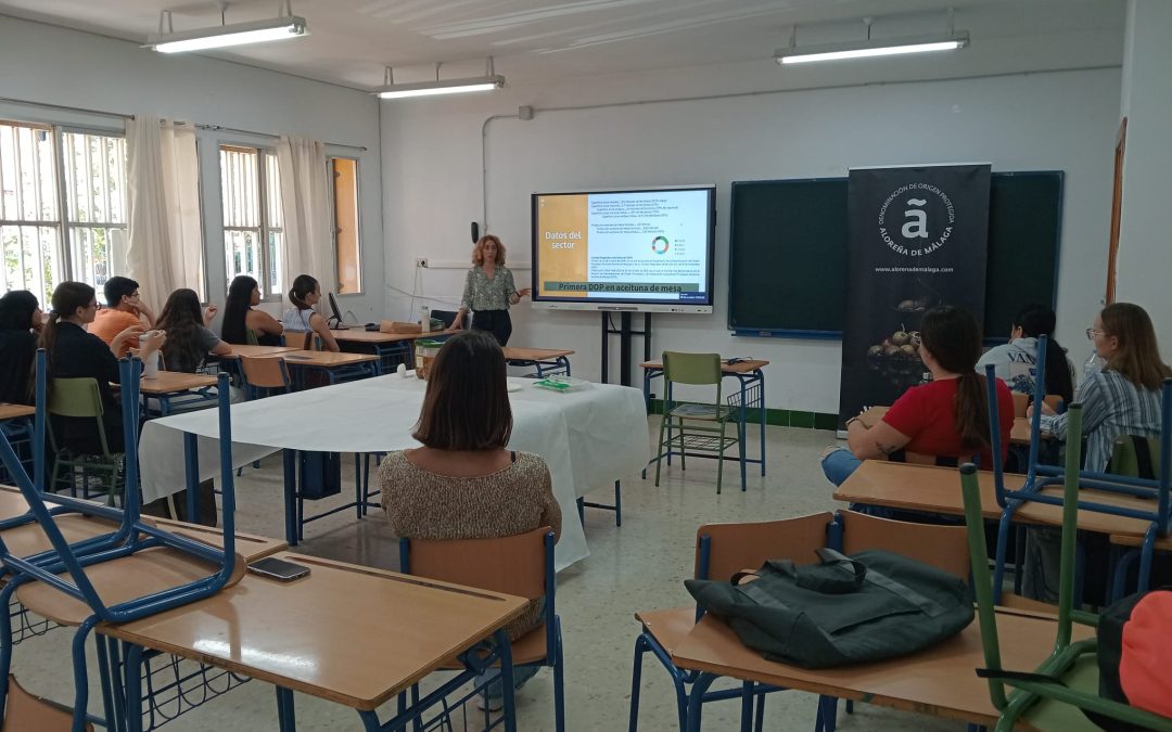 LA ALOREÑA DE MÁLAGA EN EL IES VICTORIA KENT